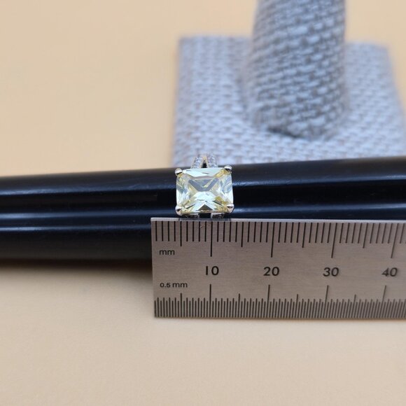 Size 7 Sterling Silver Yellow Cubic Zirconia Beautiful Gem Ring A4813 - Picture 8 of 9